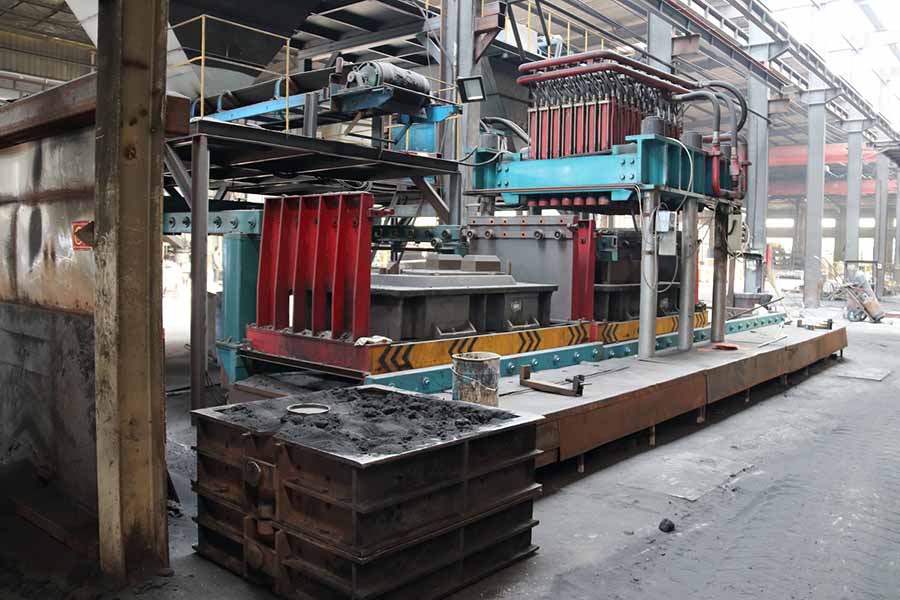 professional automatic molding equipment at sand foundry